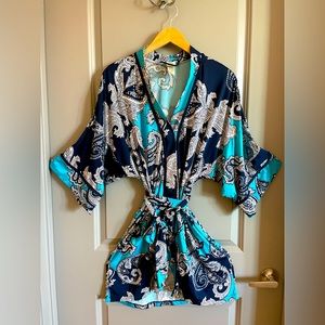 InBloom Robe with Tie, Black/Blue Paisley & Floral Pattern SZ Medium